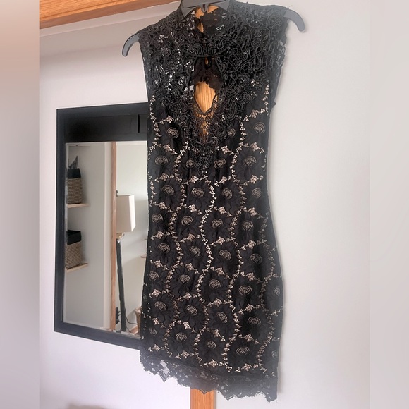 Keyhole Black and Nude Mini Dress - Picture 1 of 3